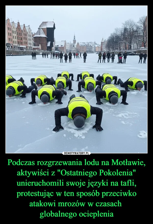 
    Podczas rozgrzewania lodu na Motławie, aktywiści z 