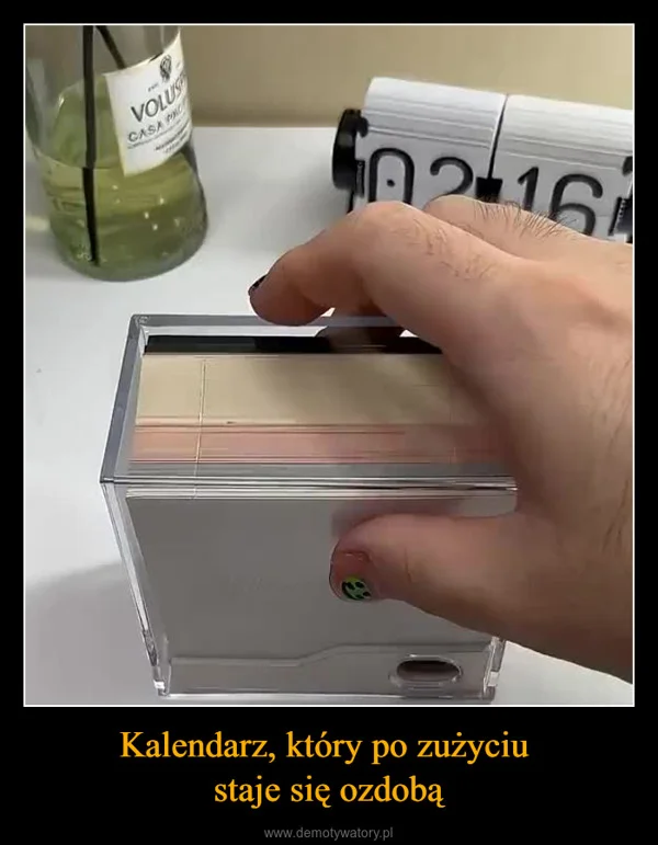 Kalendarz, który po zużyciu staje się ozdobą