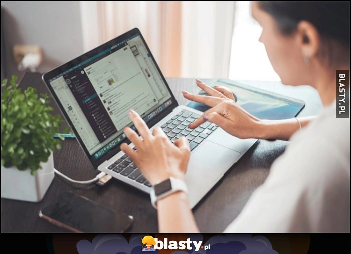 Praca na laptopie