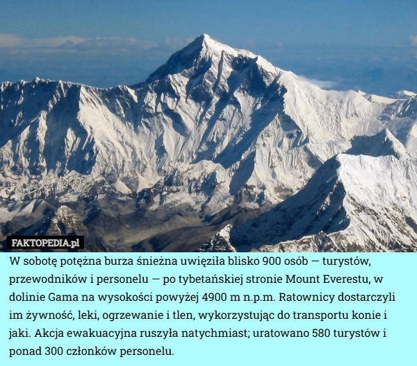 
    W sobotę potężna burza śnieżna uwięziła blisko 900 osób — turystów, przewodników