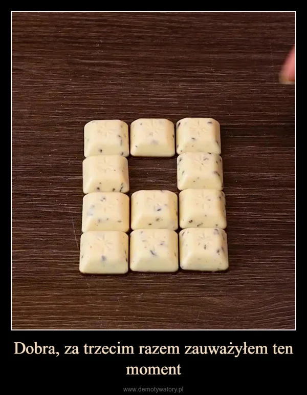 Dobra, za trzecim razem zauważyłem ten moment