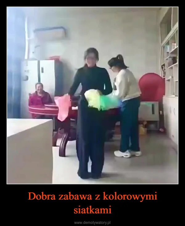 
    Dobra zabawa z kolorowymi siatkami