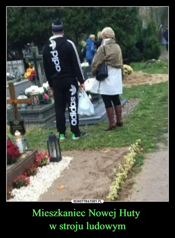 
    Mieszkaniec Nowej Huty w stroju ludowym