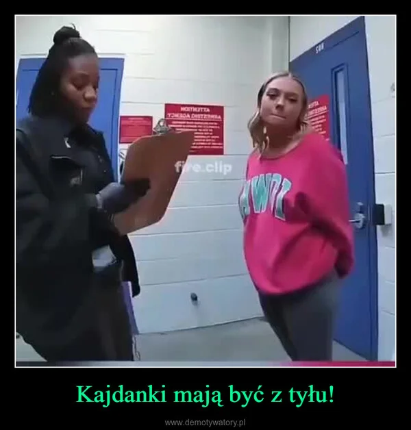 
    Kajdanki mają być z tyłu!