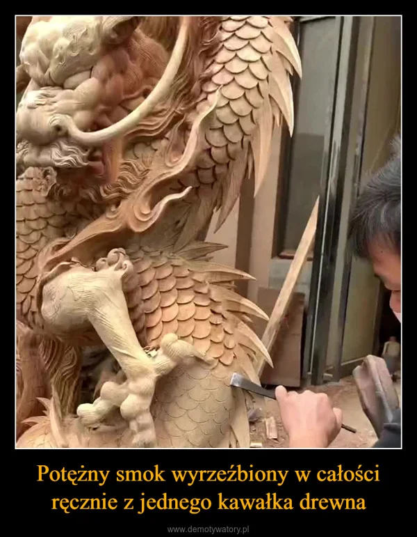 Potężny smok wyrzeźbiony w całości ręcznie z jednego kawałka drewna