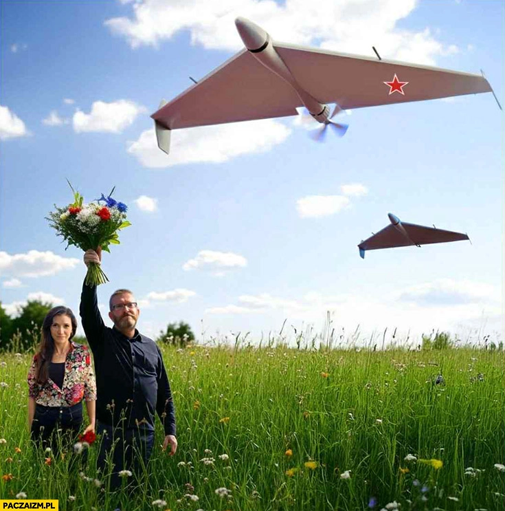 
    Ruskie drony Braun z Zajączkowską witają je z kwiatami