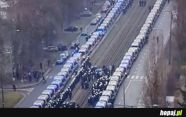 Politycy opozycji pytają w MSWiA o koszty policyjnej akcji doprowadzenia ziobry przed komisję śledczą ds. Pegasusa, a mnie ciekawi ile poszło na to